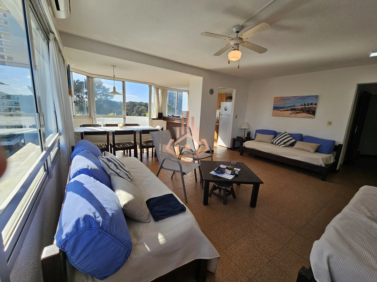 Alquiler temporal, e cuartos y medio, zona Roosevelt