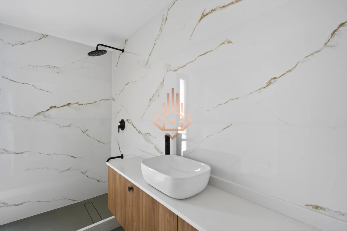 Venta apartamento de 3 dormitorios en suite, con vista al mar, primera Linea.