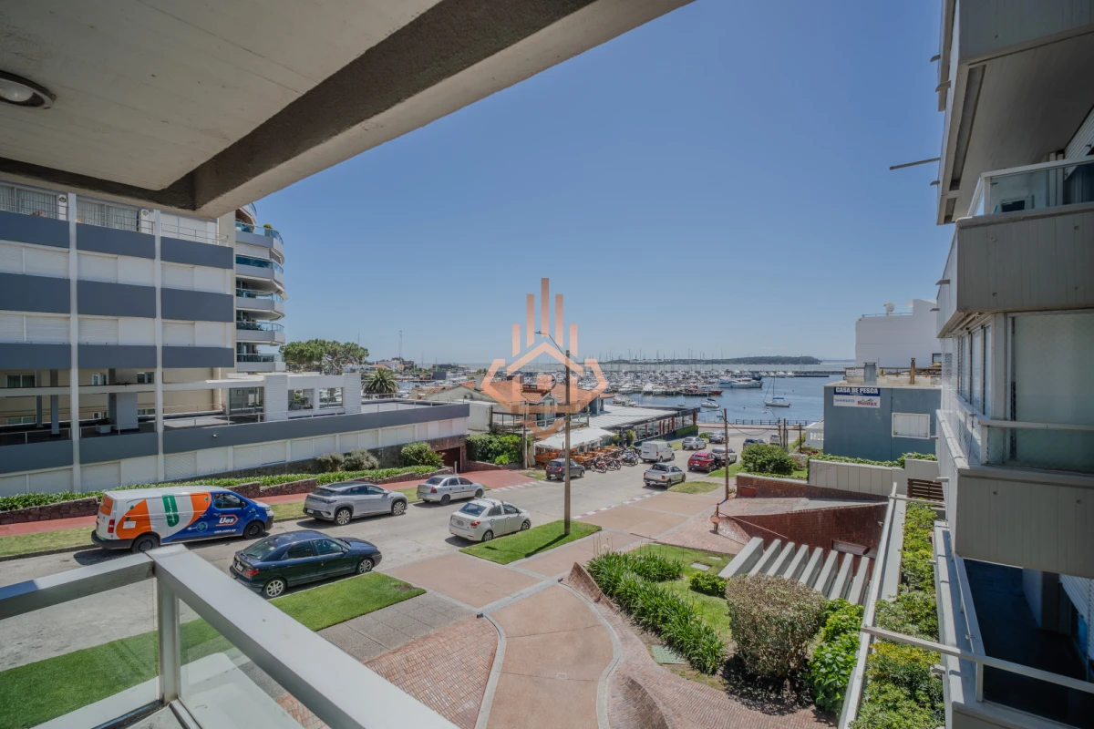Exclusivo Departamento en la Península con Vista al Puerto y Amenities Premium