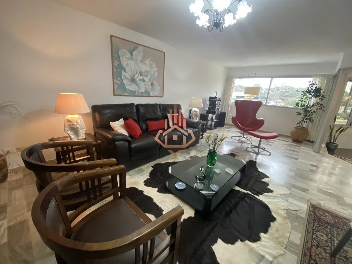 Venta Apartamento 3 dormitorios + dependencia, excelente orientaciÃ³n