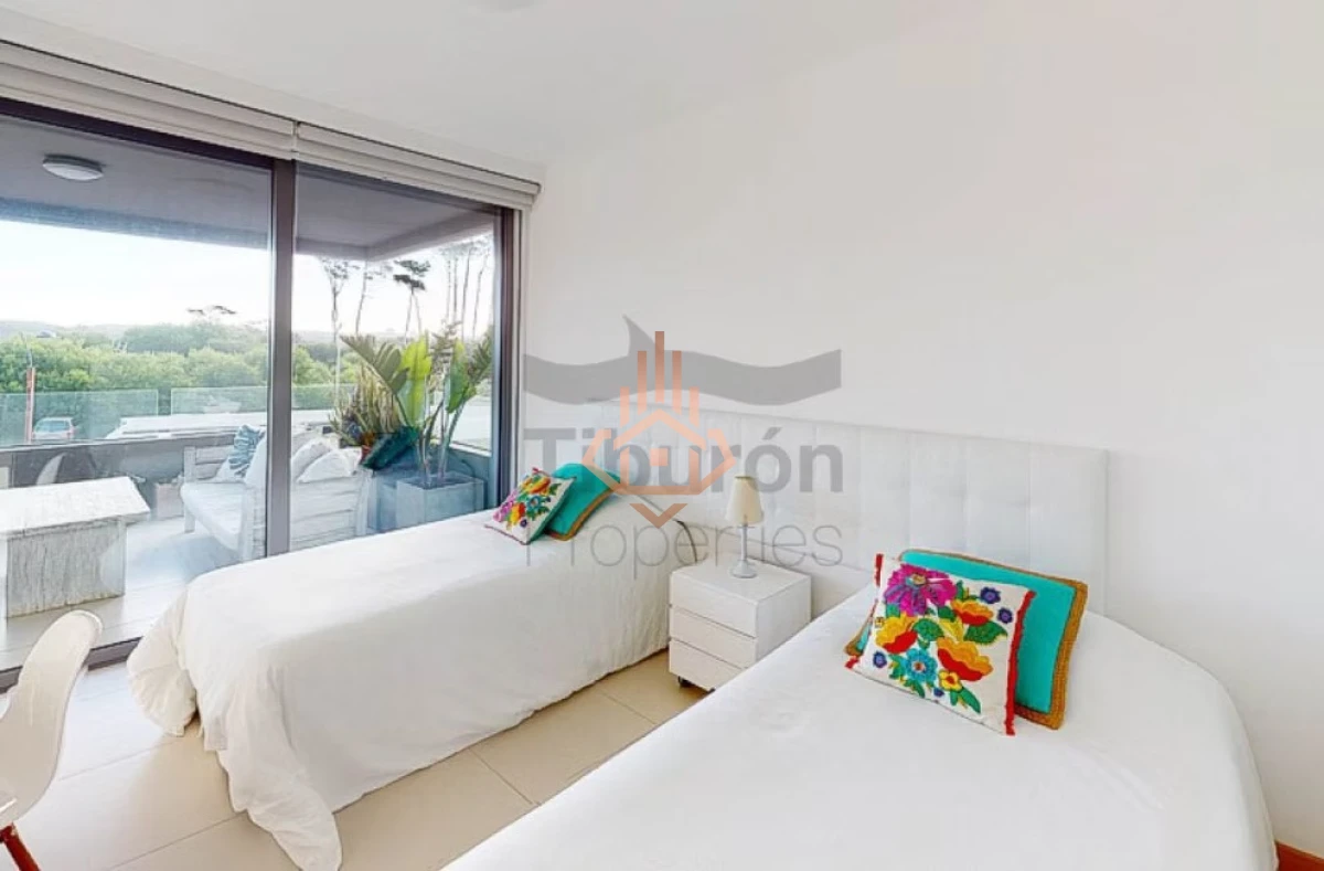 Tiburon Barra - SS 104