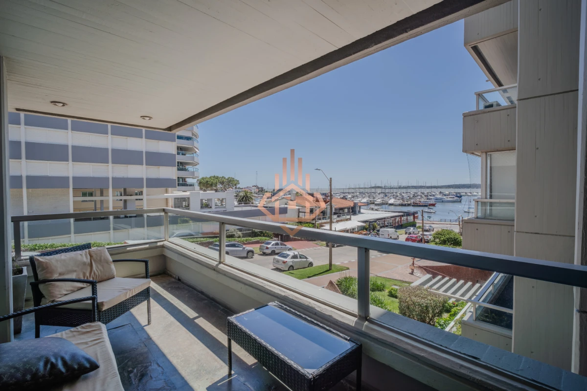 Exclusivo Departamento en la Península con Vista al Puerto y Amenities Premium