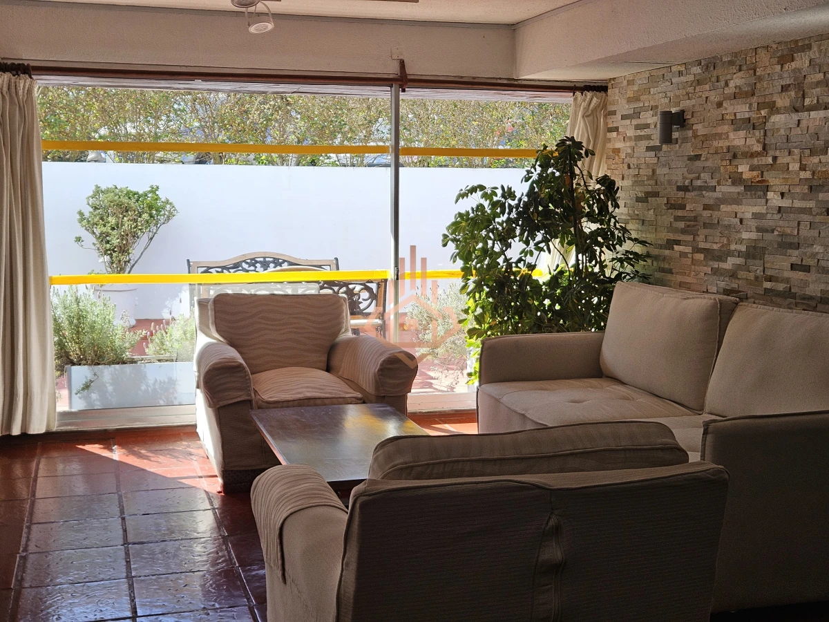 Alquiler temporal, e cuartos y medio, zona Roosevelt