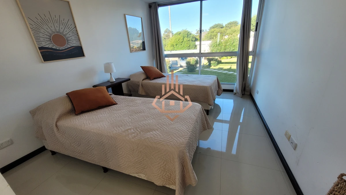 Apartamento dúplex en venta con vista panorámica en Punta Ballena