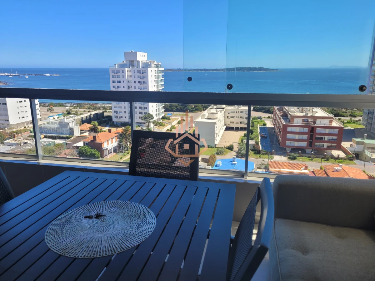 Venta de apartamento piso alto con vista al mar  Edificio Art Boulevard
