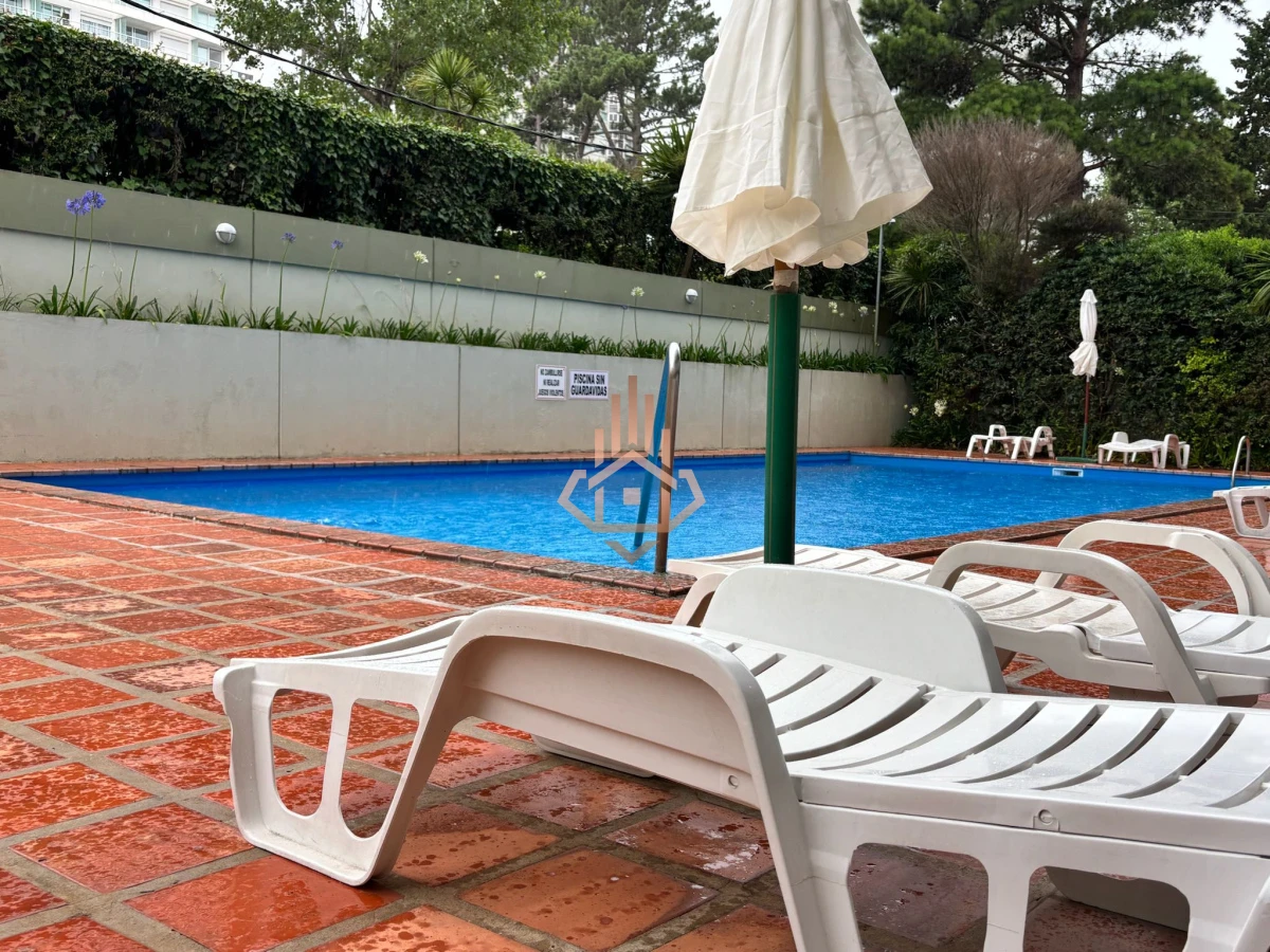 Penthouse en Roosevelt, Dos Cuartos, Dos Baños, 6 Personas, Psicina Cancha de Tenis