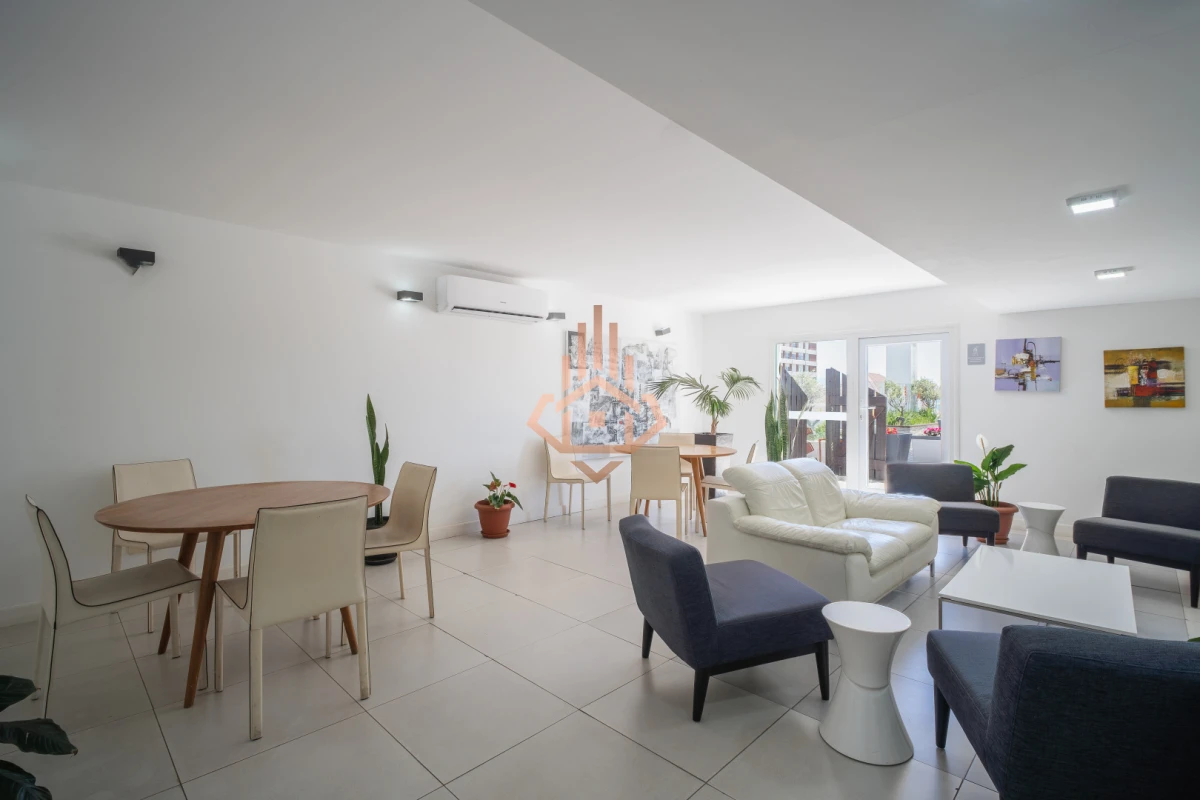 Oportunidad en la Península: 1 dormitorio con amenities y cochera