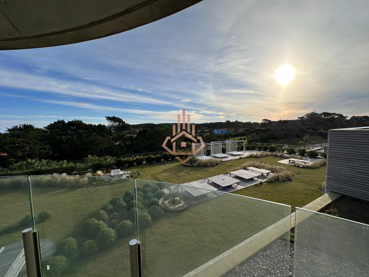 Venta departamento en Surfside de 1 dorm + den