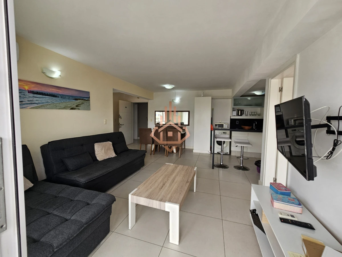 Se Vende Apartamento de Dos Dormitorios con Balcon y Vista en la Península