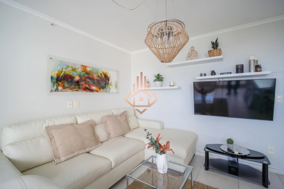Venta Apartamento de 1 dormitorio medio a pasos del mar con vista parcial mar.