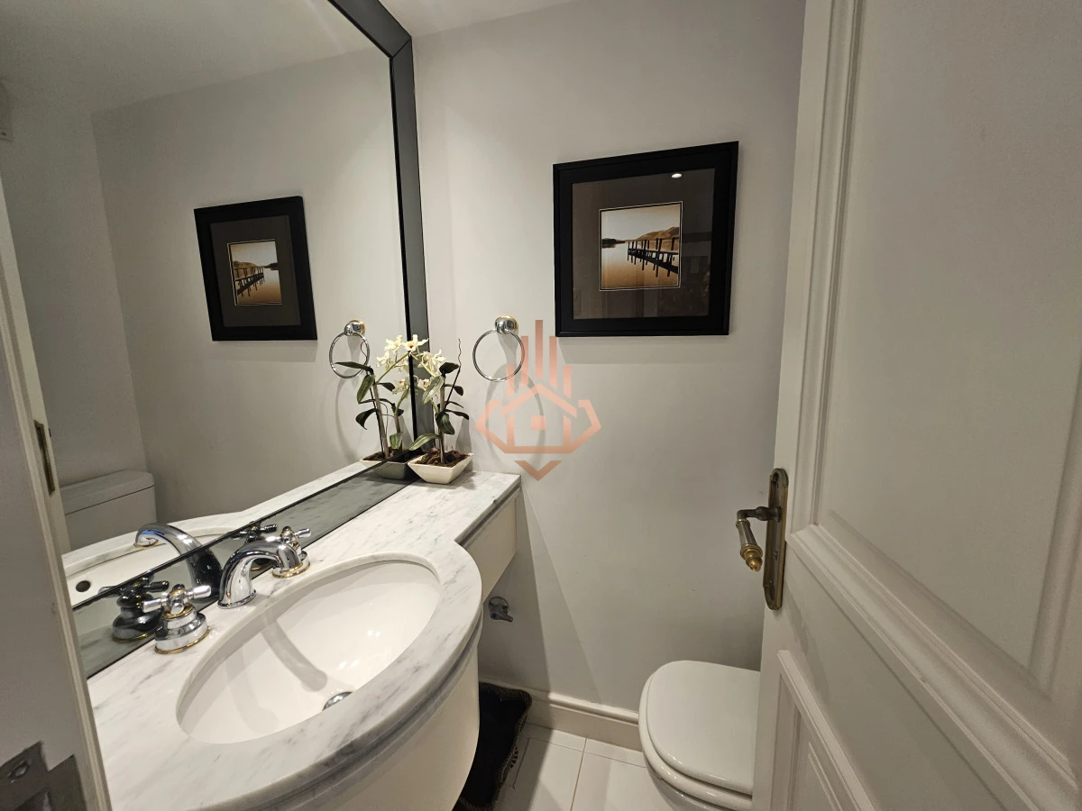 Se Vende Depto en Primera Linea de 4 Dormitorios en Suite Playa Brava