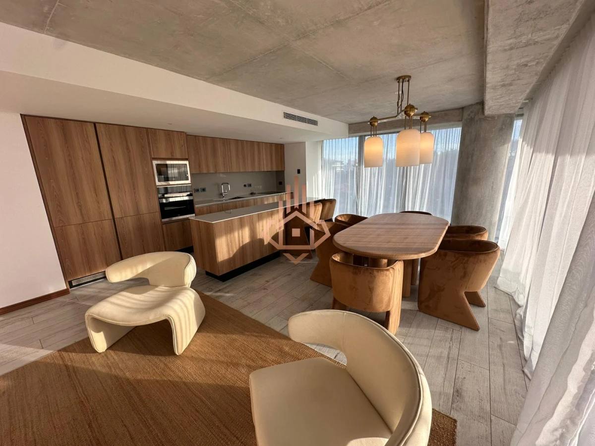 Venta departamento en Surfside de 1 dorm + den