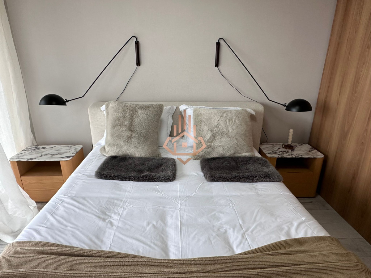 Venta departamento en Surfside de 2 dormitorios + den con vista al Mar