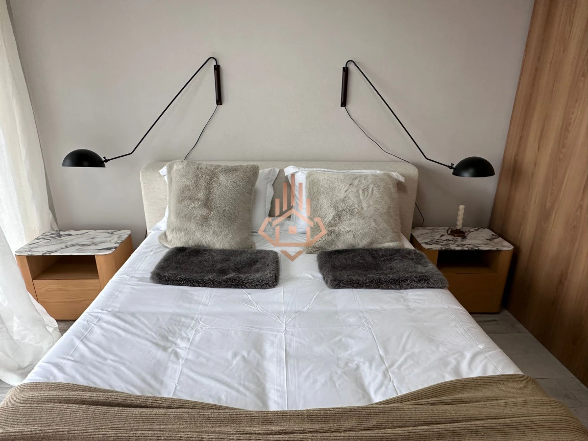 Venta departamento en Surfside de 2 dormitorios + den con vista al Mar