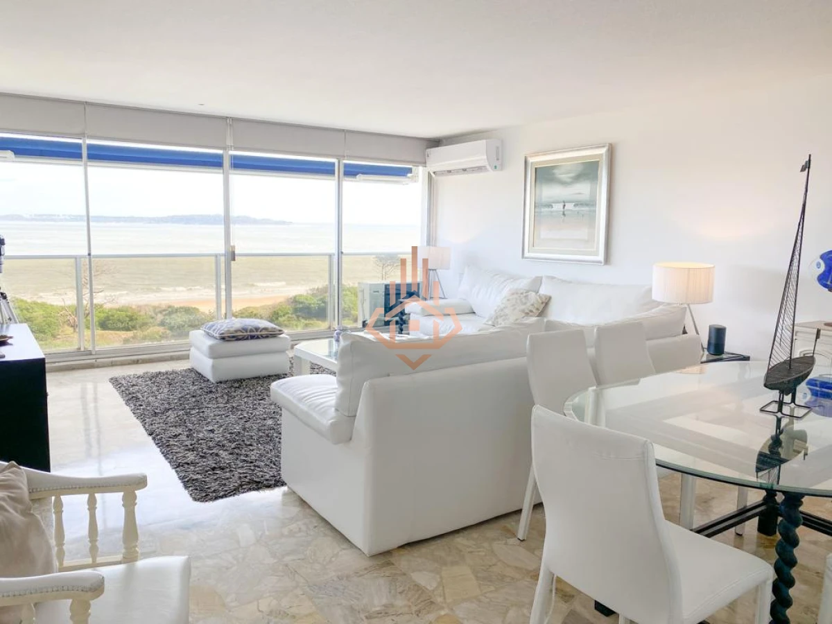 Apartamento 4 dormitorios Venta en Punta del Este.