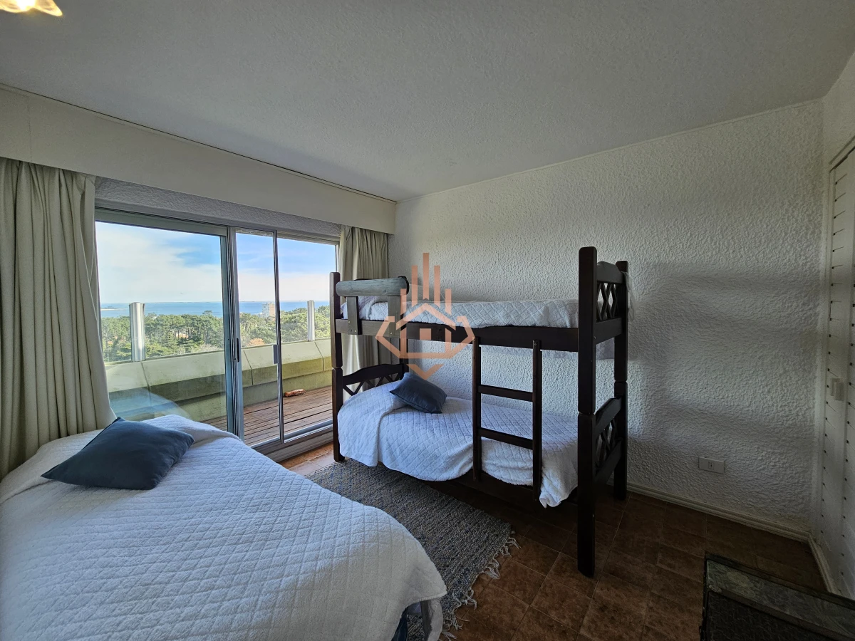 Penthouse en Roosevelt, Dos Cuartos, Dos Baños, 6 Personas, Psicina Cancha de Tenis