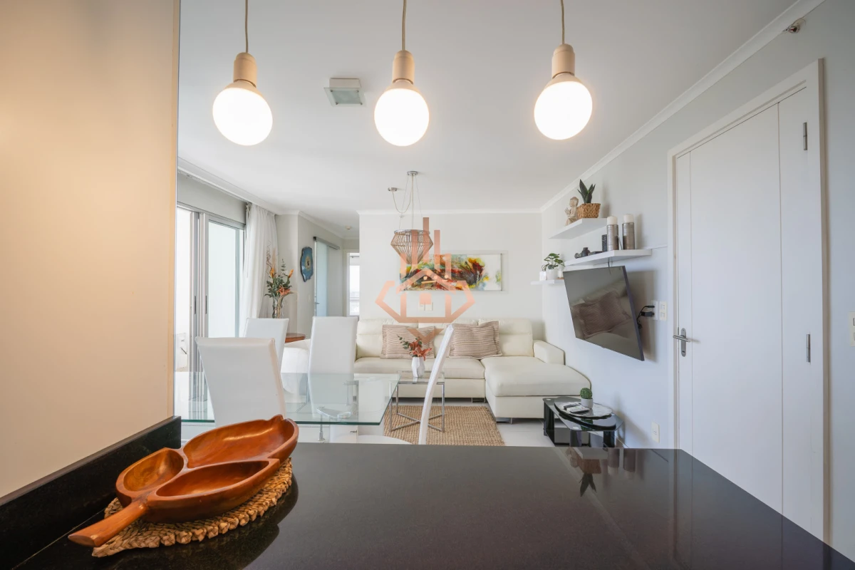 Venta Apartamento de 1 dormitorio medio a pasos del mar con vista parcial mar.