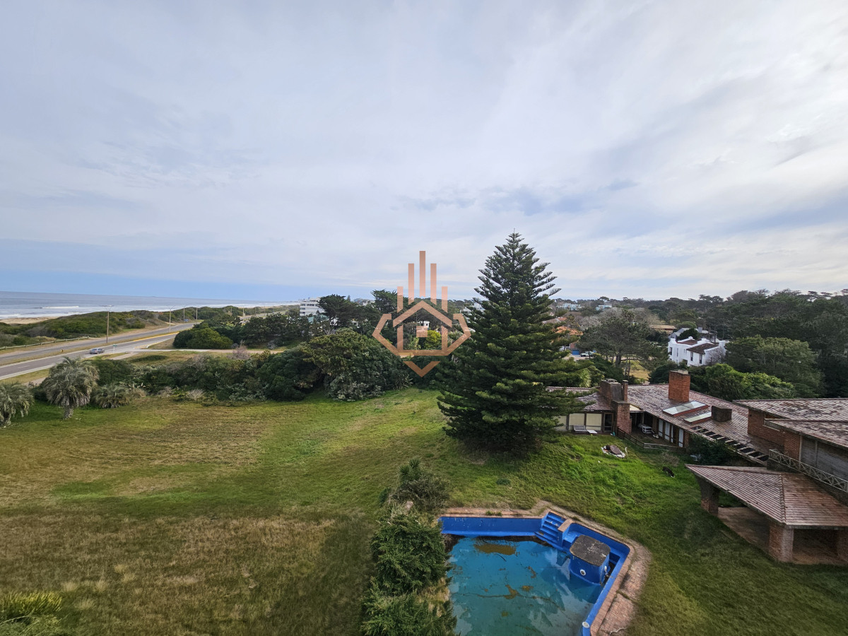 Se Alquila Espectacular Departamento Frente al Mar 4 Dormitorios Playa Brava Frente al Mar