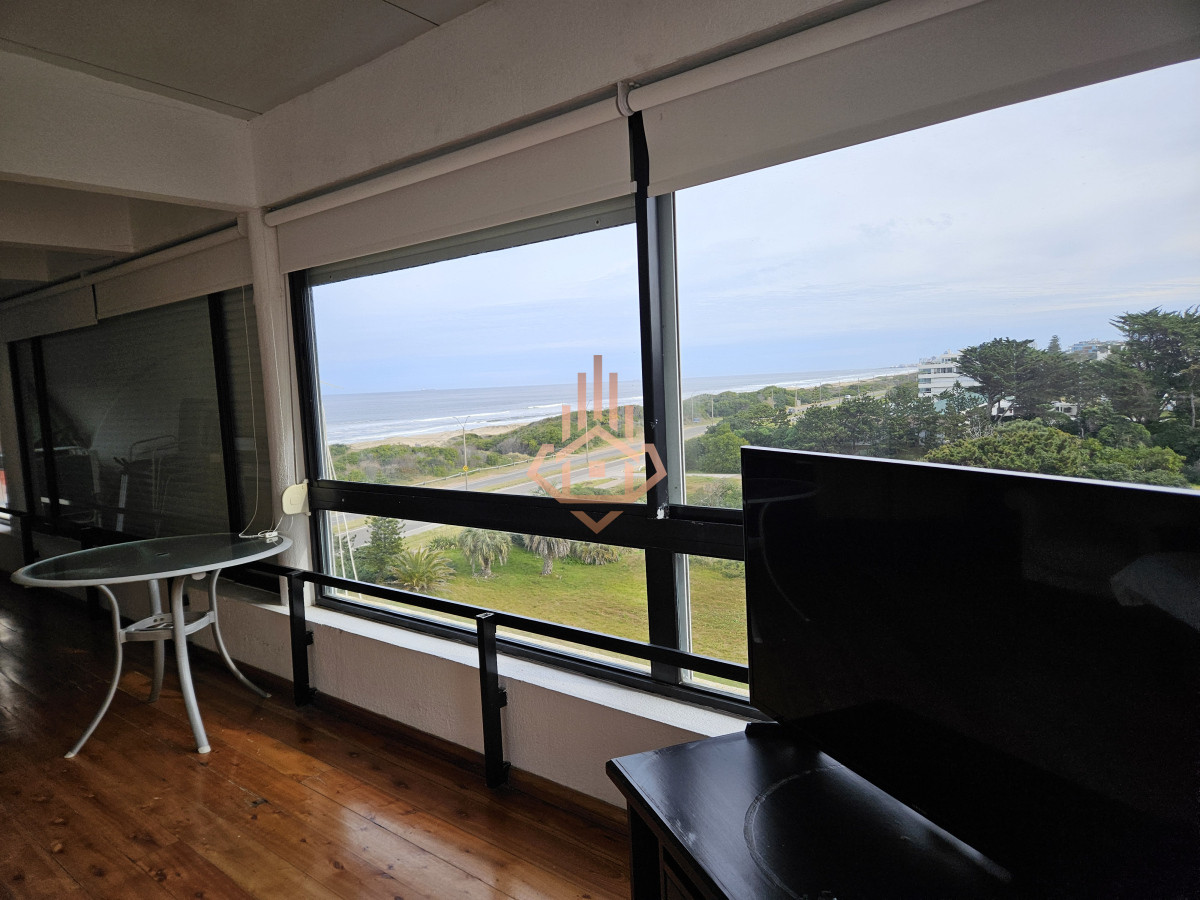 Se Alquila Espectacular Departamento Frente al Mar 4 Dormitorios Playa Brava Frente al Mar