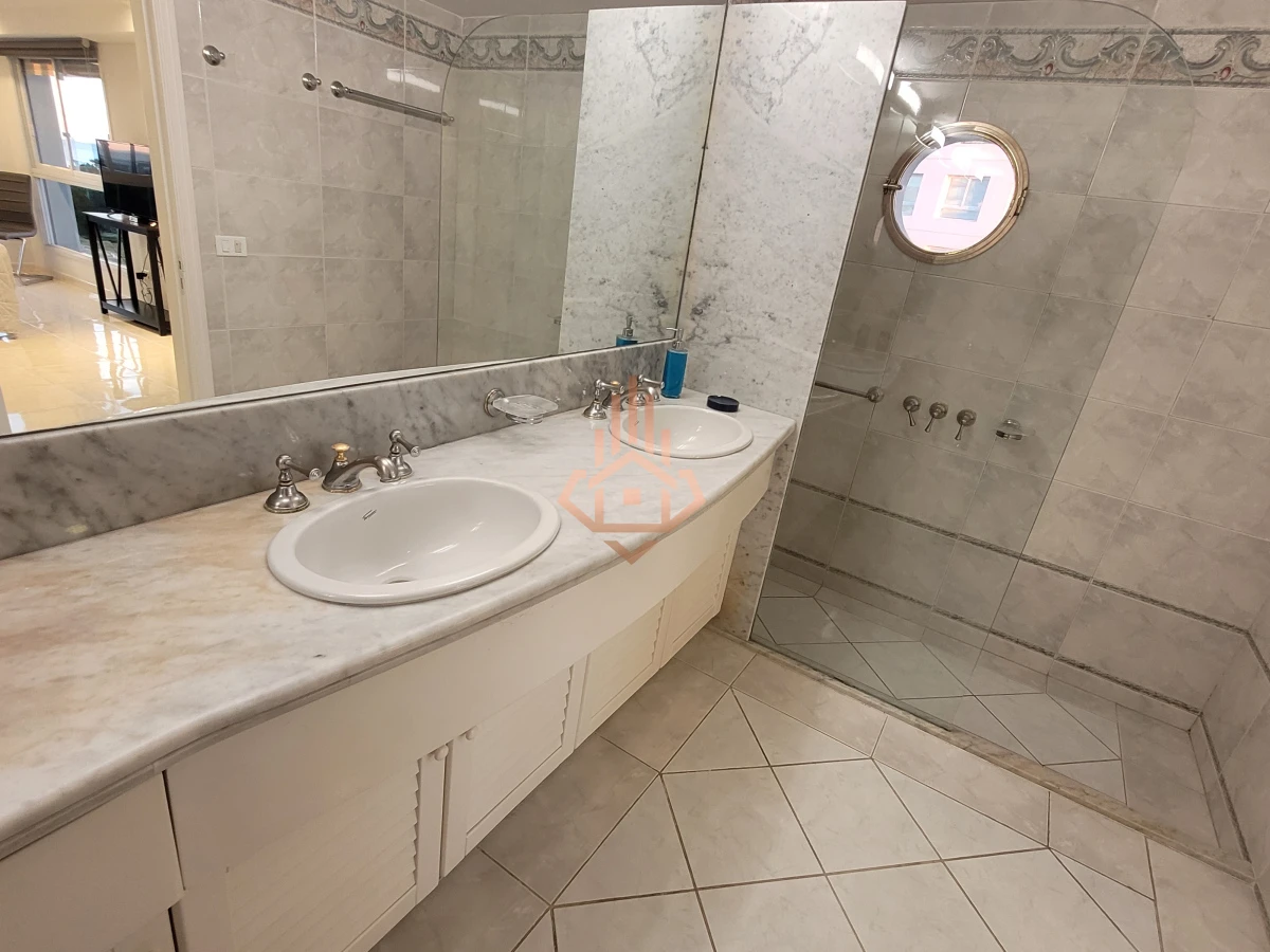 Residencia de lujo en venta frente al mar - Beverly Tower, Playa Mansa