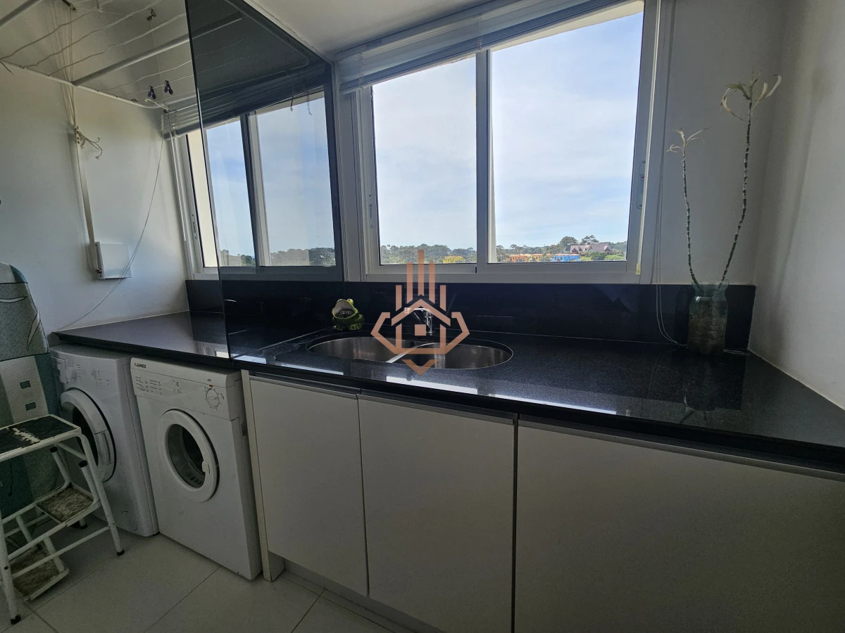 Se Vende Depto en Primera Linea de 4 Dormitorios en Suite Playa Brava