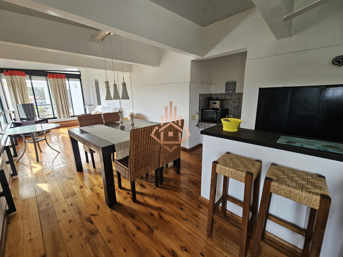Se Alquila Espectacular Departamento Frente al Mar 4 Dormitorios Playa Brava Frente al Mar