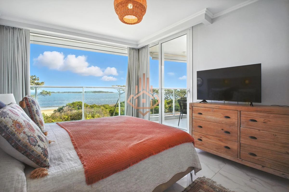 Apartamento en Venta 3 suites + servicio en Paramount Tower, Playa Mansa