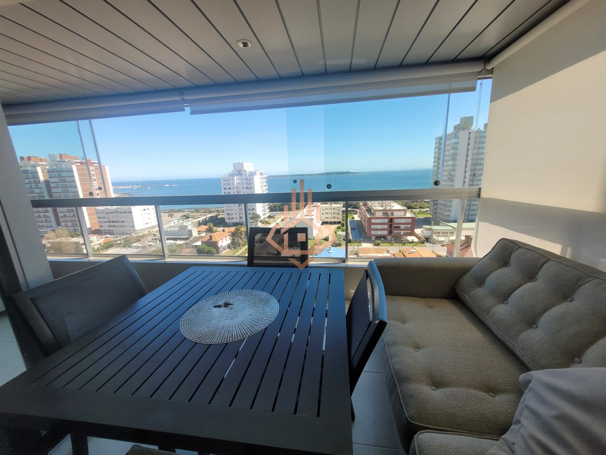 Venta de apartamento piso alto con vista al mar  Edificio Art Boulevard