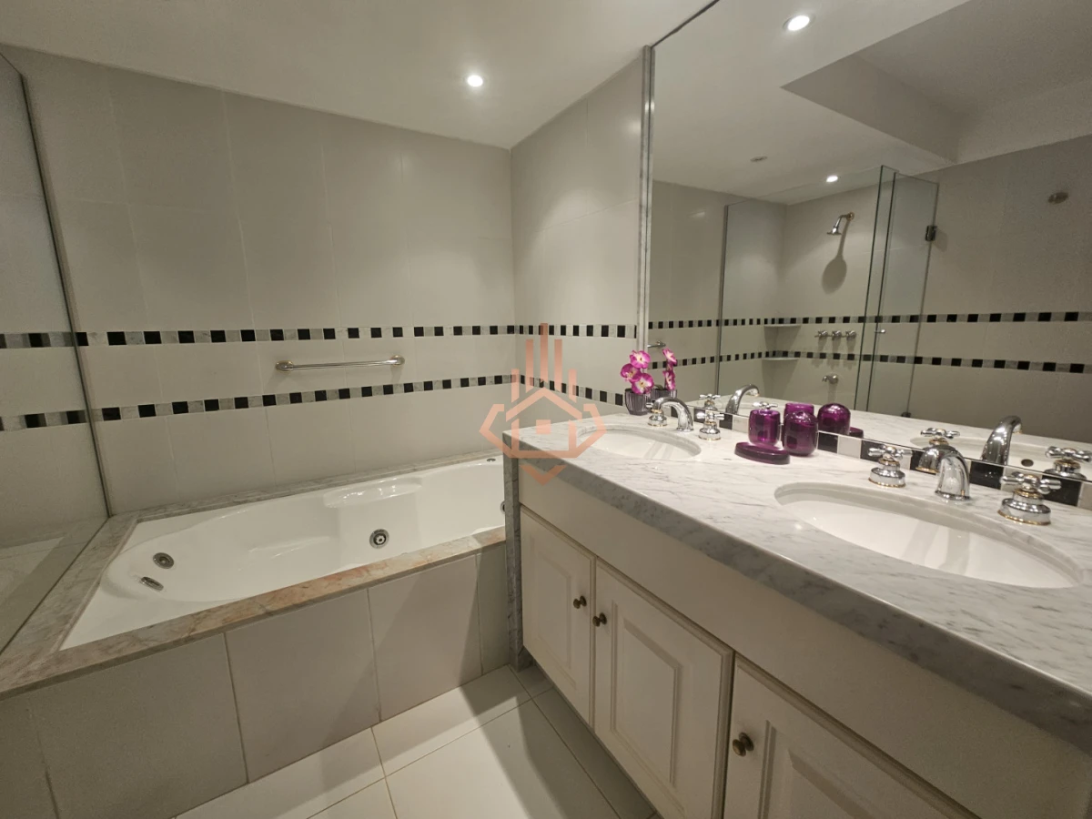 Se Vende Apartamento de 4 Dormitorios en Suite y Terraza Privada con Barbacoa Cerrada Balcon con Espectaculares Vistas