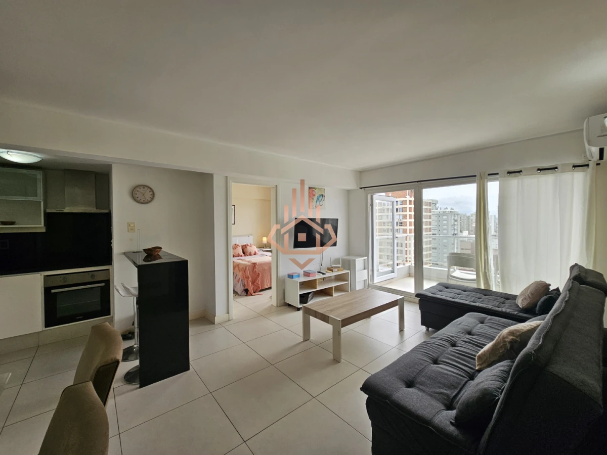 Se Vende Apartamento de Dos Dormitorios con Balcon y Vista en la Península