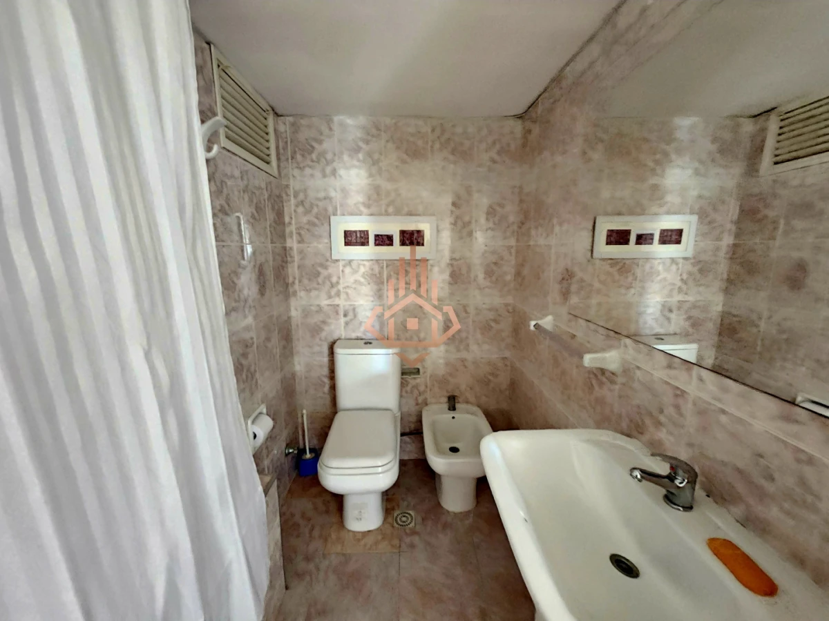 Se Vende Apartamento de un Dormitorio con Balcon en la Peninsula de Punta Dle Este