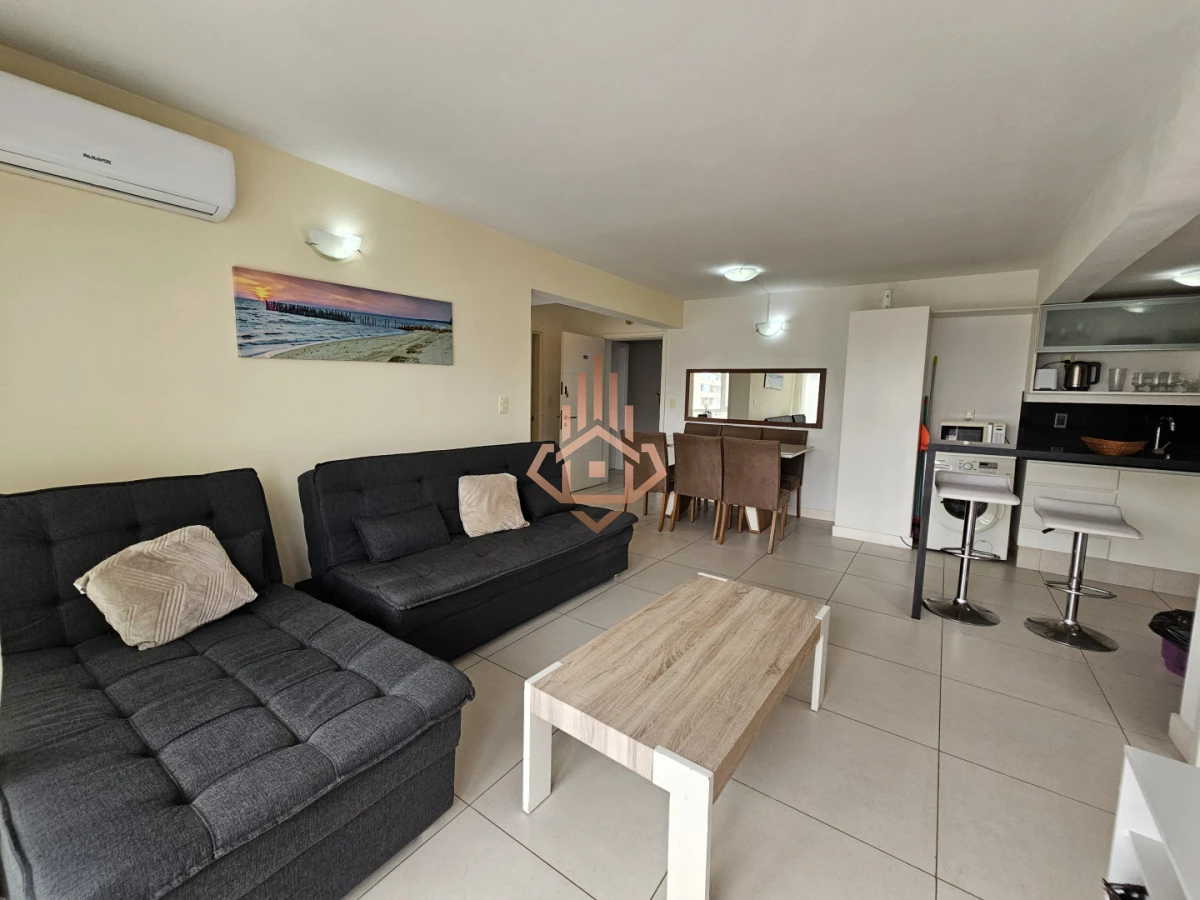 Se Vende Apartamento de Dos Dormitorios con Balcon y Vista en la Península