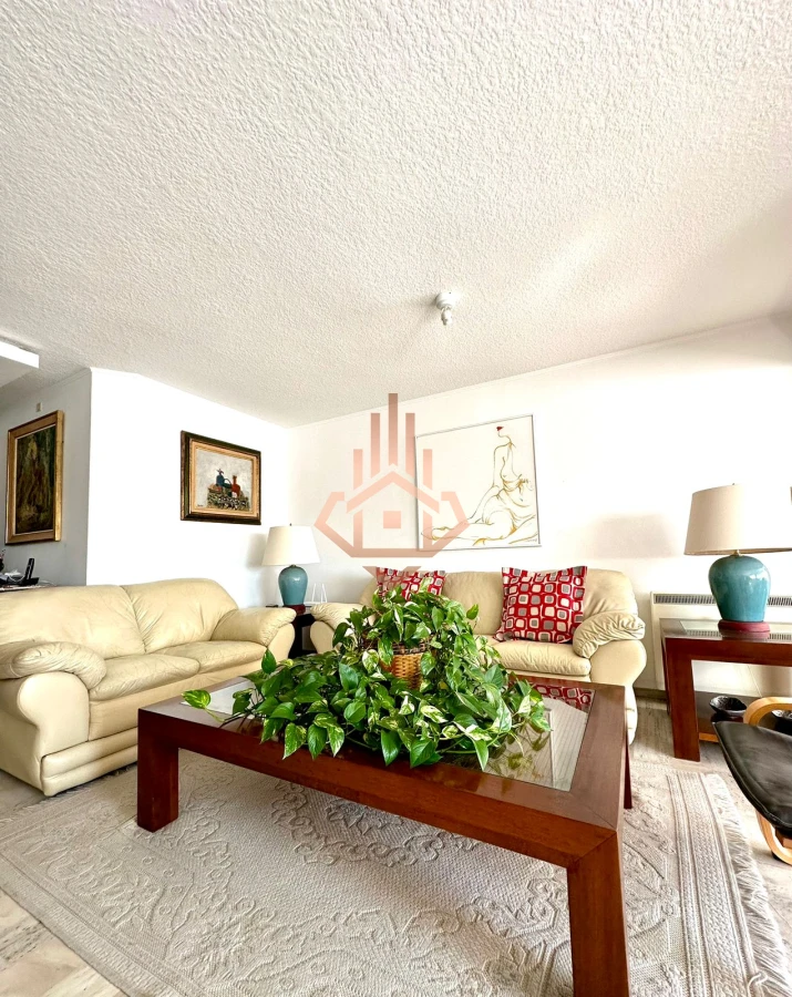 Venta Apartamento 3 dormitorios más dependencia sobre Roosevelt