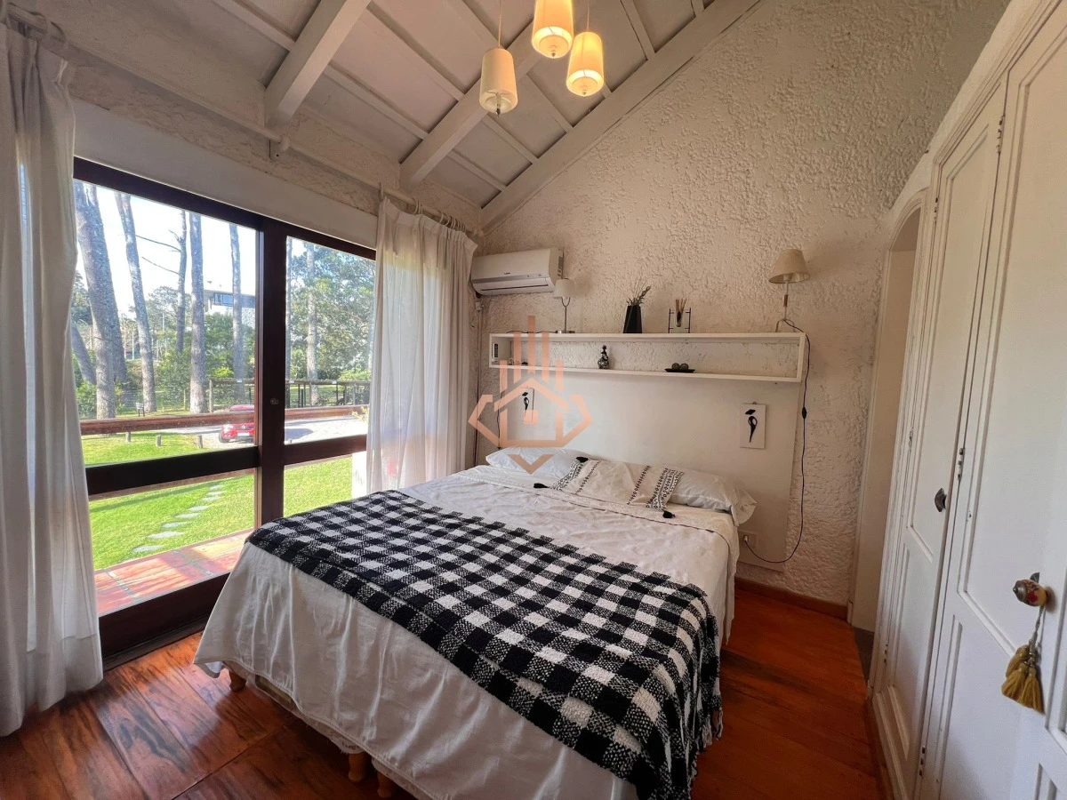 Venta Apto Duplex de 2 Dormitorios en Punta del Este