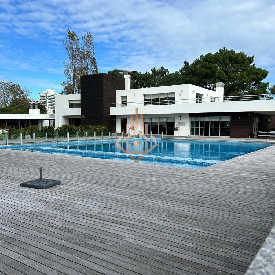 Departamento en Venta en Ocean Drive de 3 Dormitorios Mas Dependencia