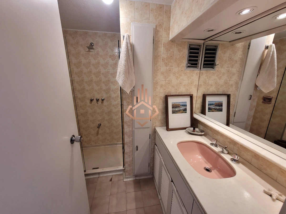 Venta de apartamento de lujo en Punta del Este - Edificio Seaside, Playa Brava (Parada 12½)