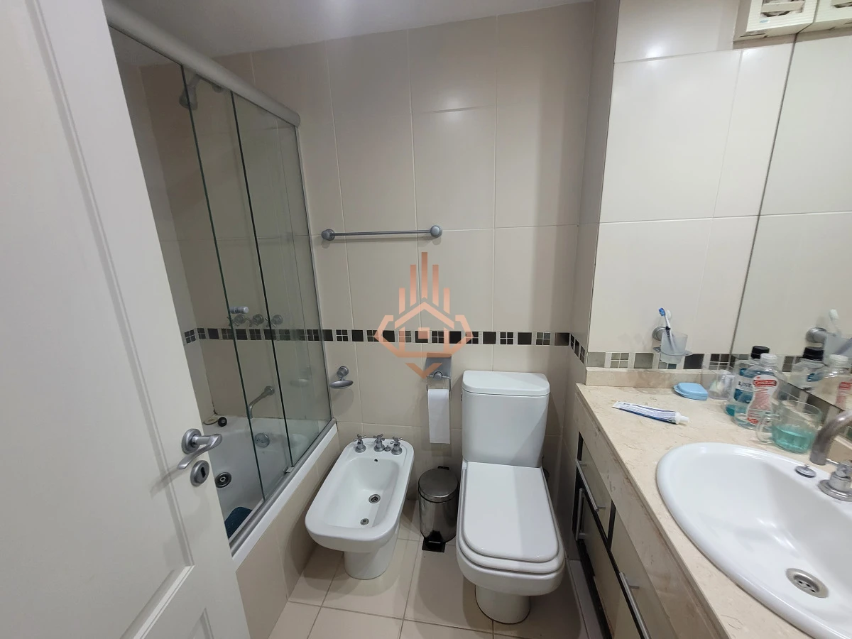 Venta de apartamento piso alto con vista al mar  Edificio Art Boulevard