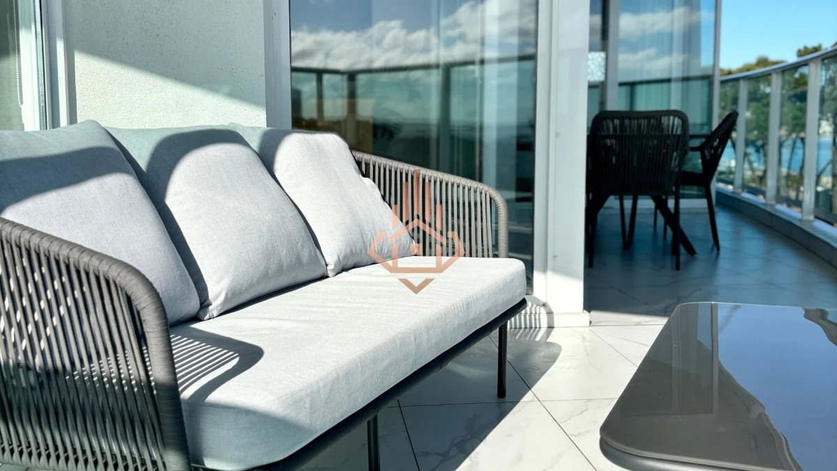 Apartamento en Venta 3 suites + servicio en Paramount Tower, Playa Mansa