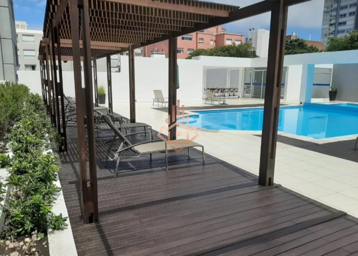 Apartamento con garage y balcón en la Peninsula
