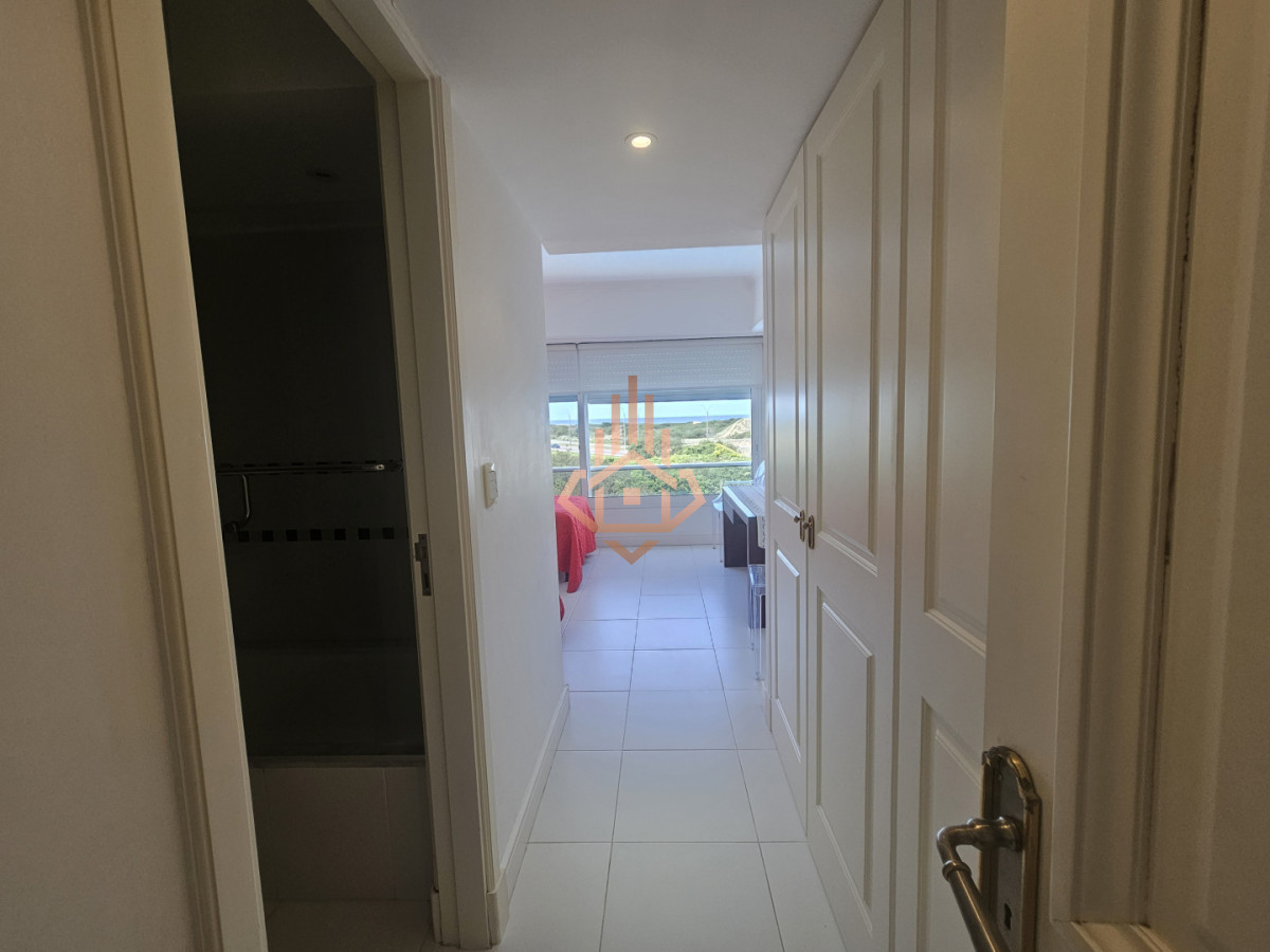 Se Vende Apartamento de 4 Dormitorios en Suite y Terraza Privada con Barbacoa Cerrada Balcon con Espectaculares Vistas