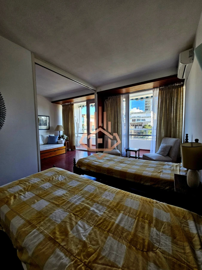 Se Vende Apartamento de un Dormitorio con Balcon en la Peninsula de Punta Dle Este