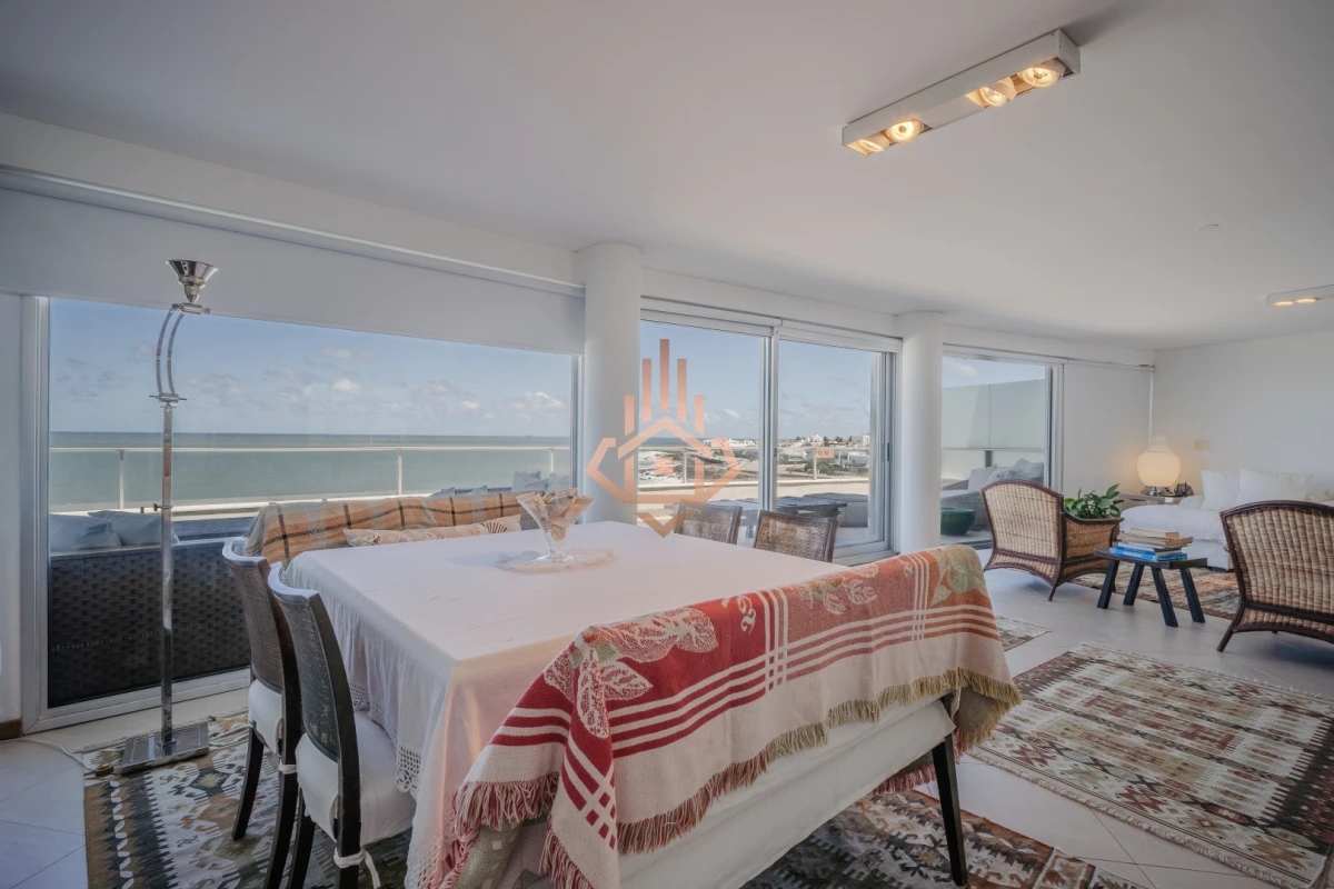 Triplex Penthouse Frente al Mar