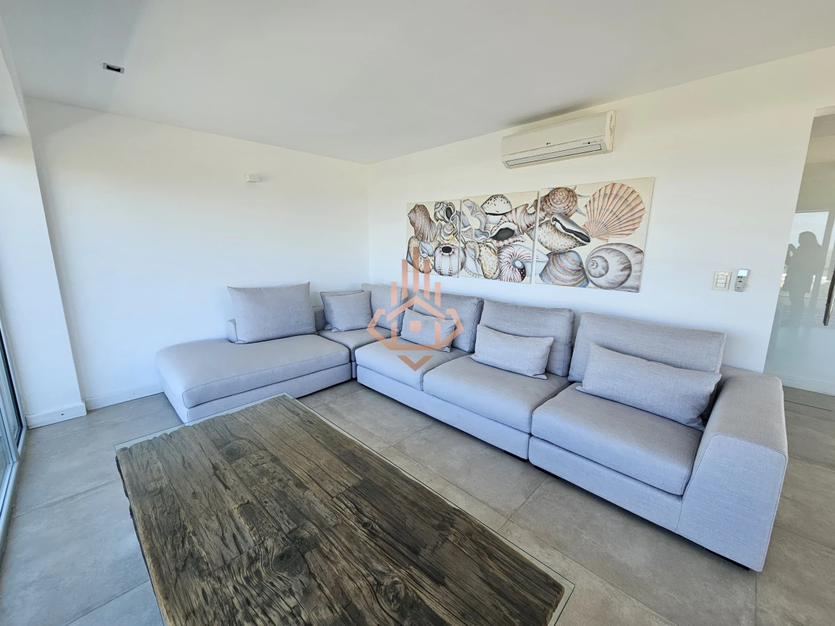 Penthouse en Alquiler Parada 32 de la Brava, 4 Dormitorios