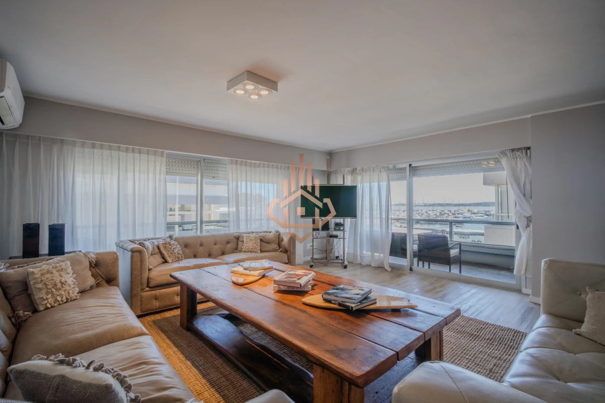 Exclusivo Departamento en la Península con Vista al Puerto y Amenities Premium