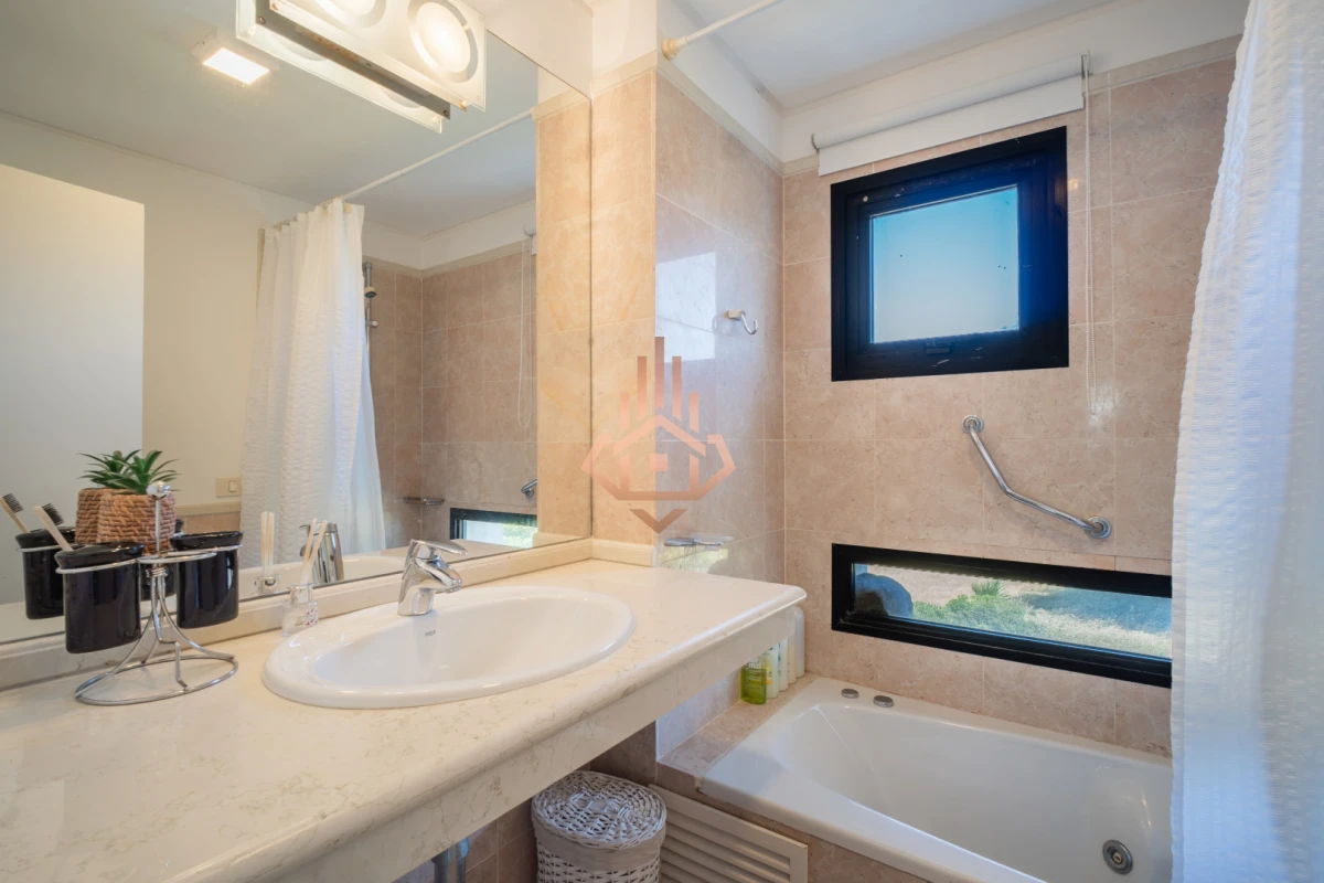 Departamento en Primera Línea - Vista Infinita al Mar en Parada 28 de La Brava