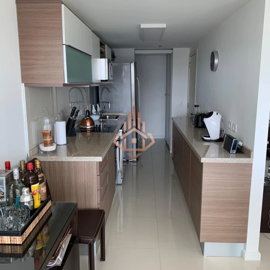 Venta Apartamento de 3 dormitorios con vista al mar.