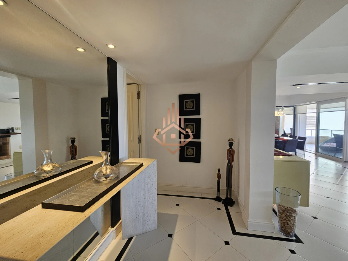 Se Vende Depto en Primera Linea de 4 Dormitorios en Suite Playa Brava