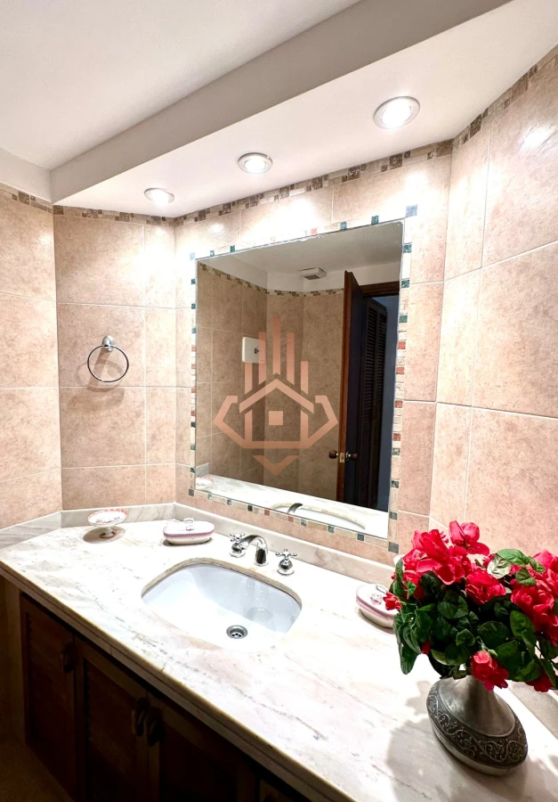 Venta Apartamento 3 dormitorios más dependencia sobre Roosevelt