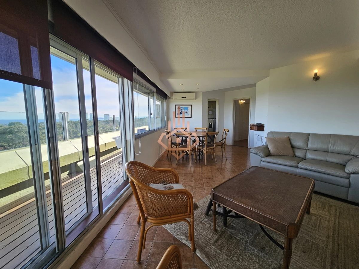 Penthouse en Roosevelt, Dos Cuartos, Dos Baños, 6 Personas, Psicina Cancha de Tenis