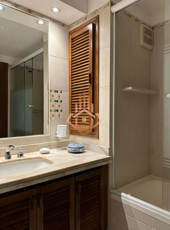 Venta Apartamento 3 dormitorios más dependencia sobre Roosevelt